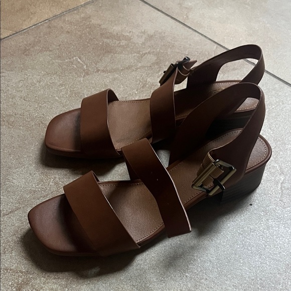 White Mountain Brown Strap Sandals - Picture 1 of 1
